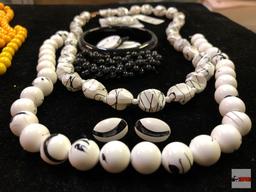 Jewelry - Necklaces, bangle bracelets and earrings & demi-parure Black/white fashion set