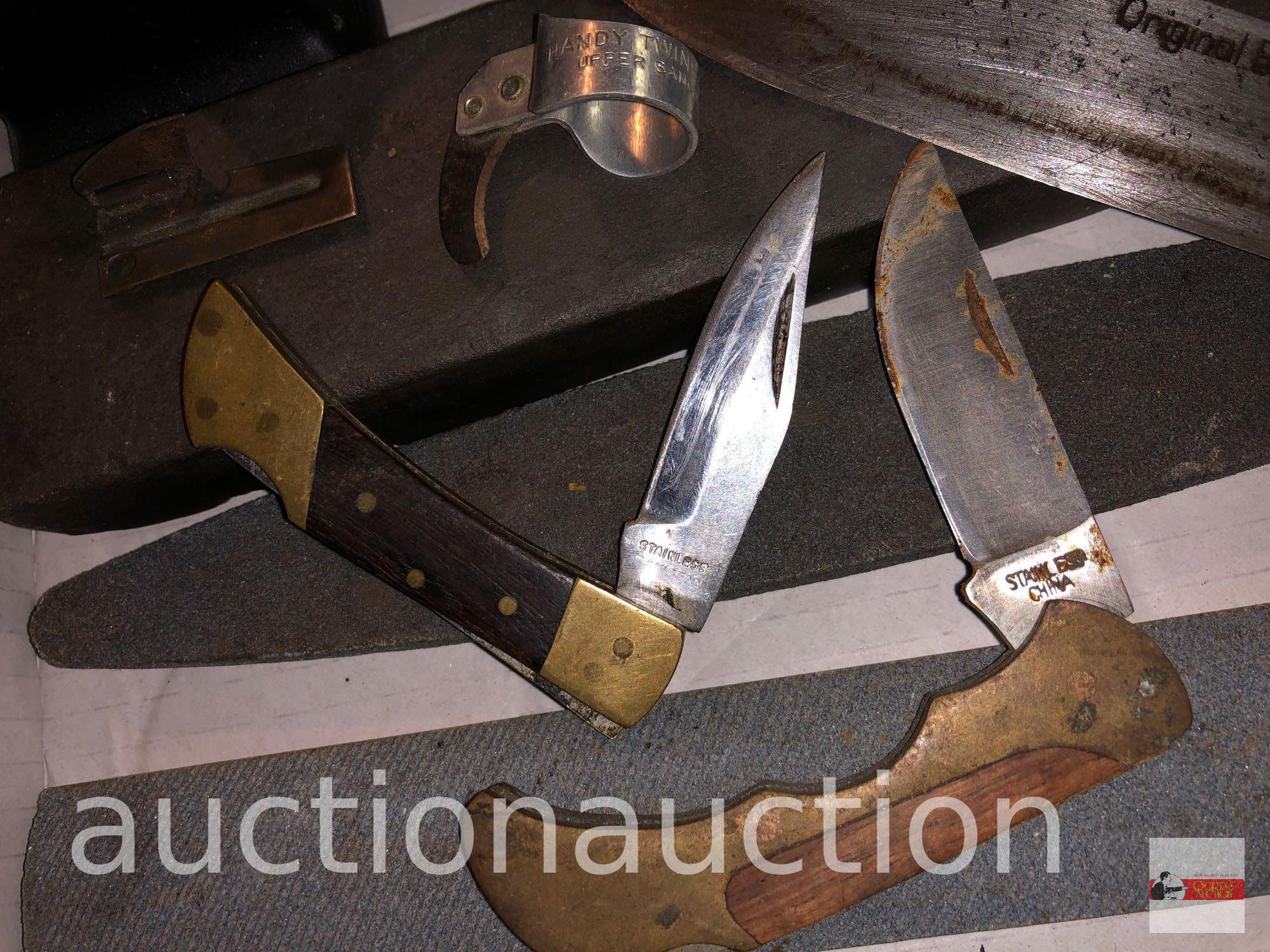Hunting - 2 Pocketknives, hunting Bowie knife, sharpener, 3 honing stones