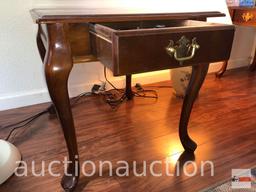 Furniture - End table, 1 drawer, Queen Anne legs, 21"wx26"wx21"h