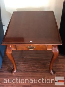 Furniture - End table, 1 drawer, Queen Anne legs, 21"wx26"wx21"h
