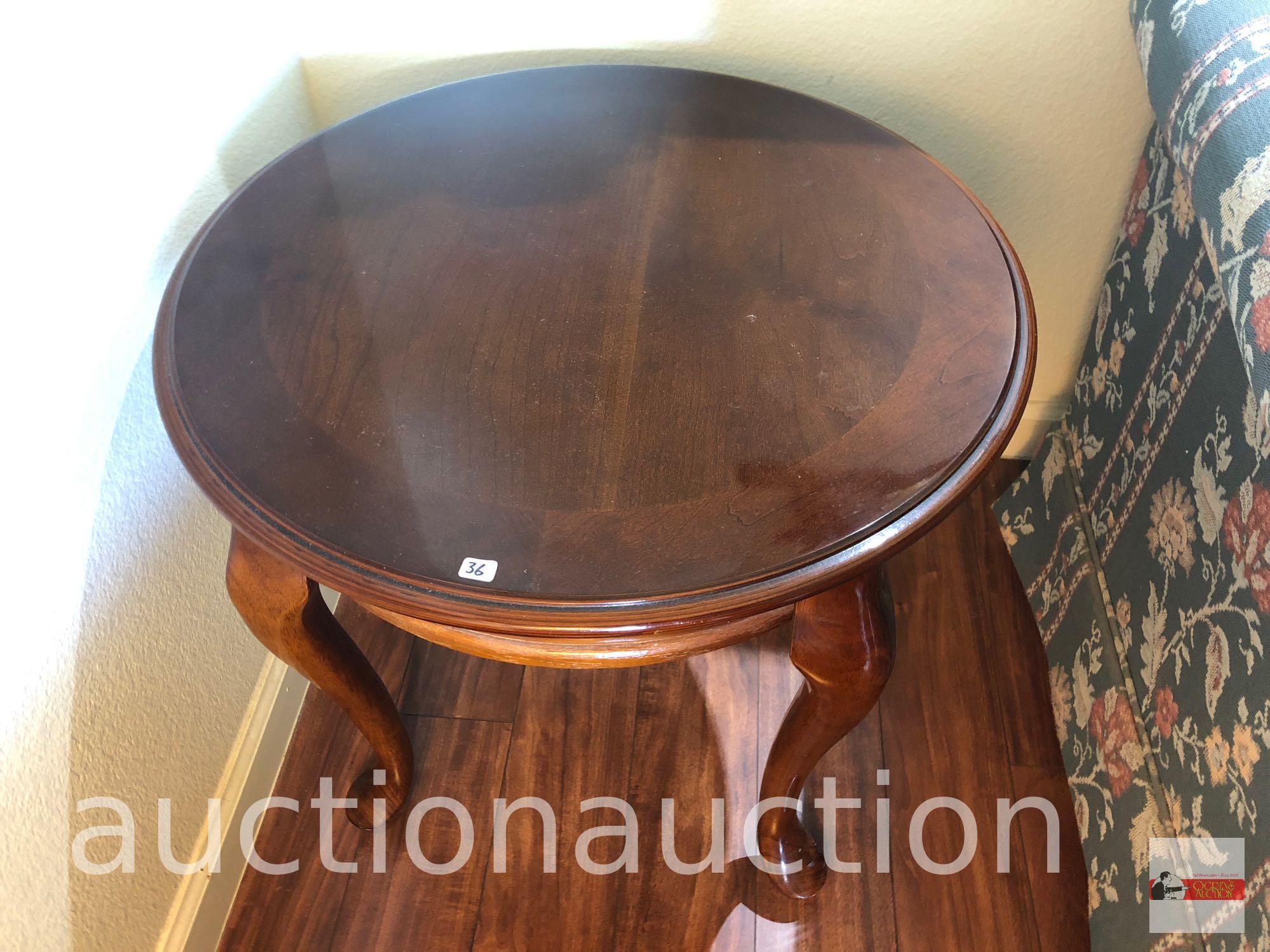 Furniture - Round end table, Queen Anne legs, 24"wx21"h