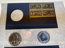 Coins - First Day Issue 1972 American Revolution Bicentennial commemorative coin & token w/stamps