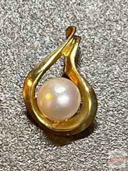 Jewelry - Pendant, pearl wrapped in 14k gold