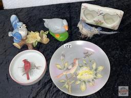 Collectibles - Bird motif, figurines, plates, picture frame etc.