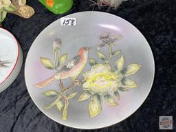 Collectibles - Bird motif, figurines, plates, picture frame etc.