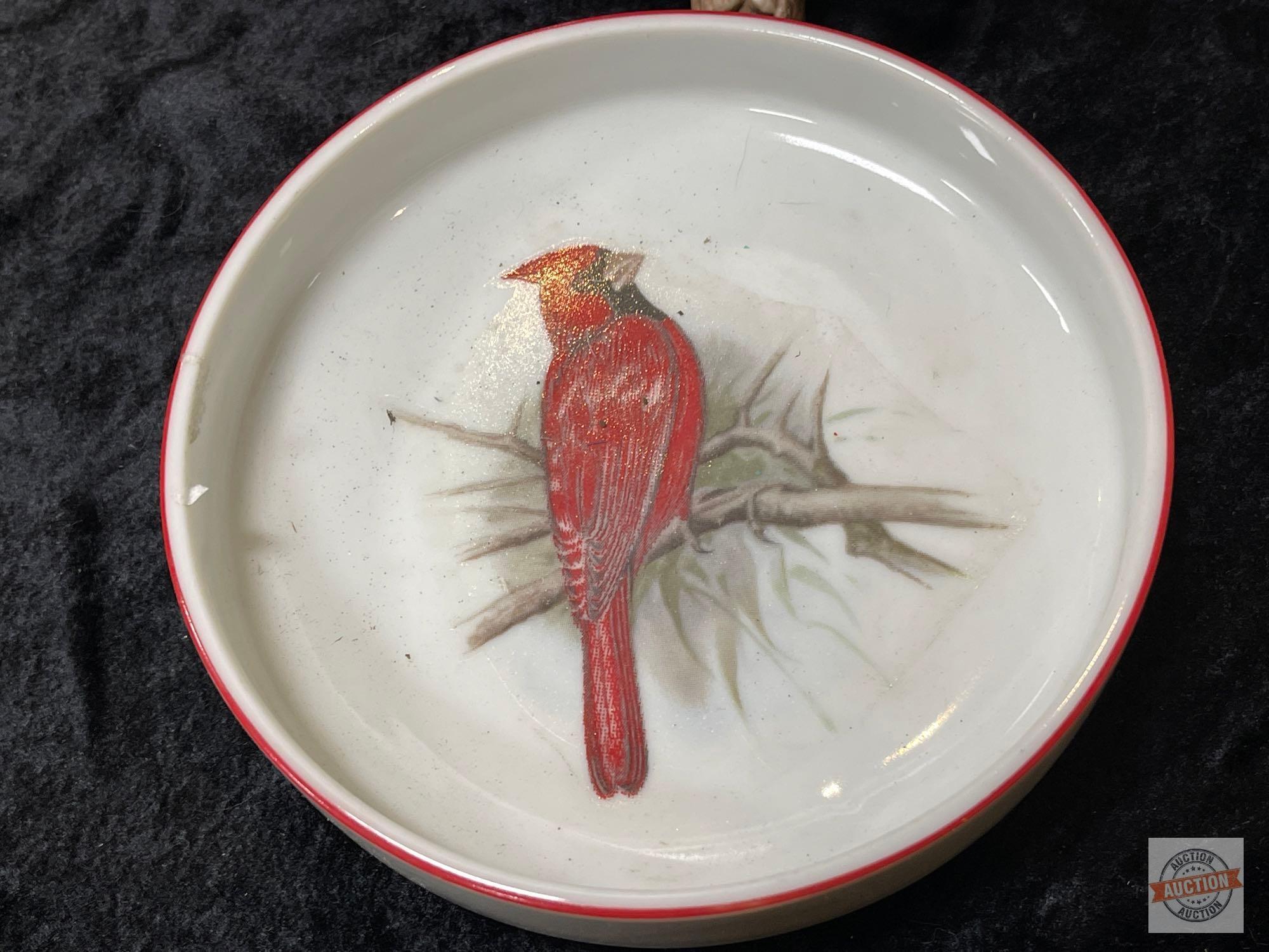 Collectibles - Bird motif, figurines, plates, picture frame etc.