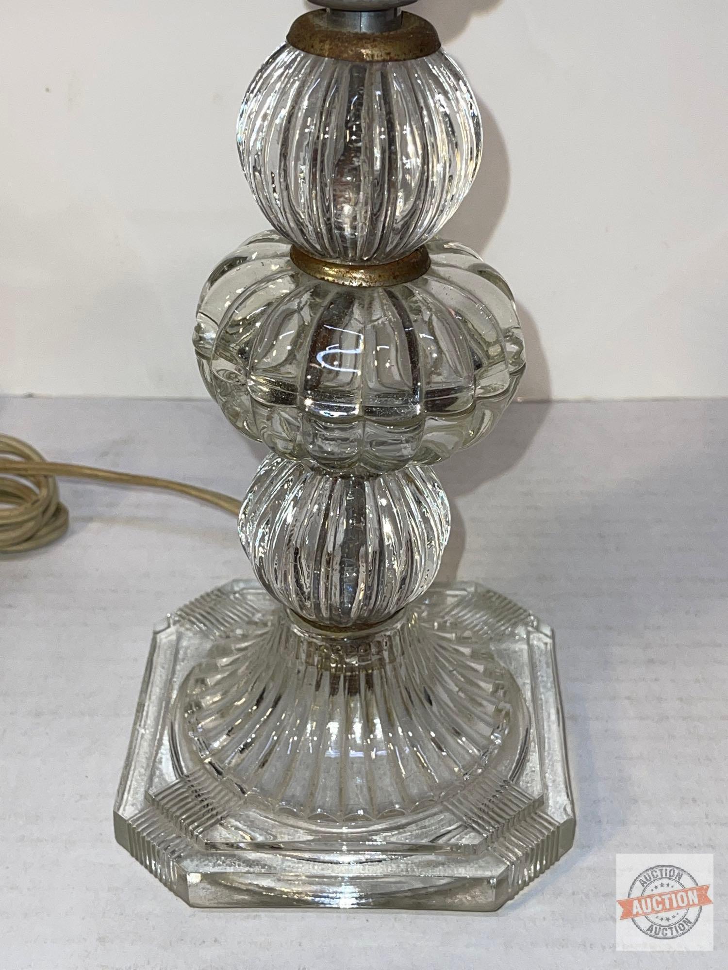 2 vintage lamps - 1 table lamp, 1 dresser lamp