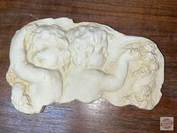 2 Wall plaques