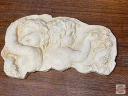 2 Wall plaques