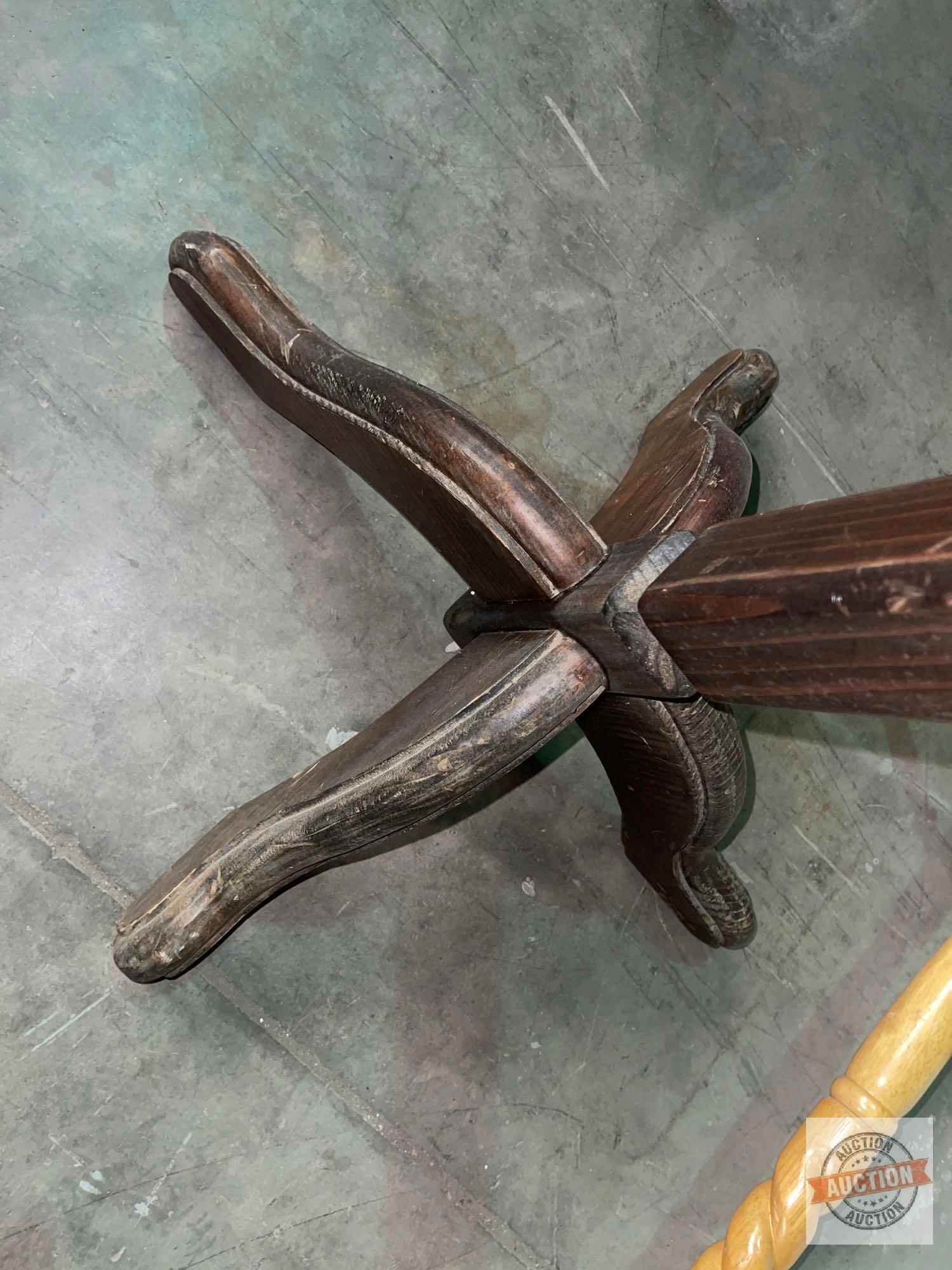 Coat racks - 2 wooden coat rack trees