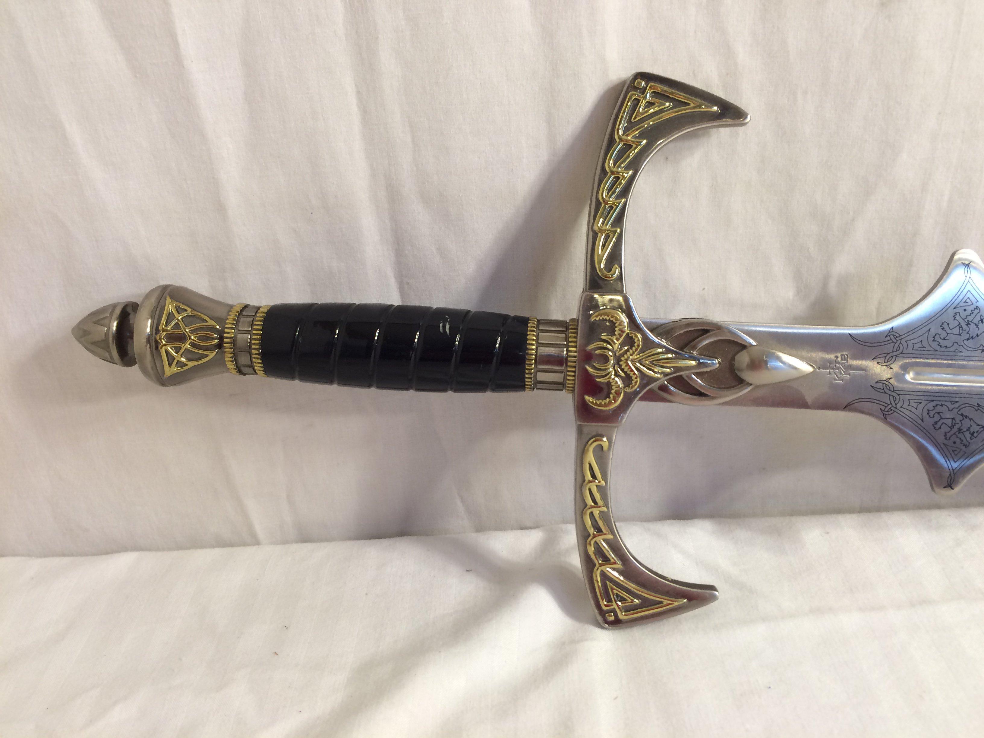 Collector Kit Rae Elexorien Sword of War UC1240 Fantasy Sword Overall Size 38.1/2" Long