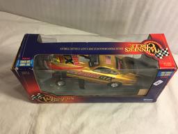 Collector New Nascar Winner's Circle Kenner 1997 Funny Car Series Castrol GTX 1:14 Scale DieCast