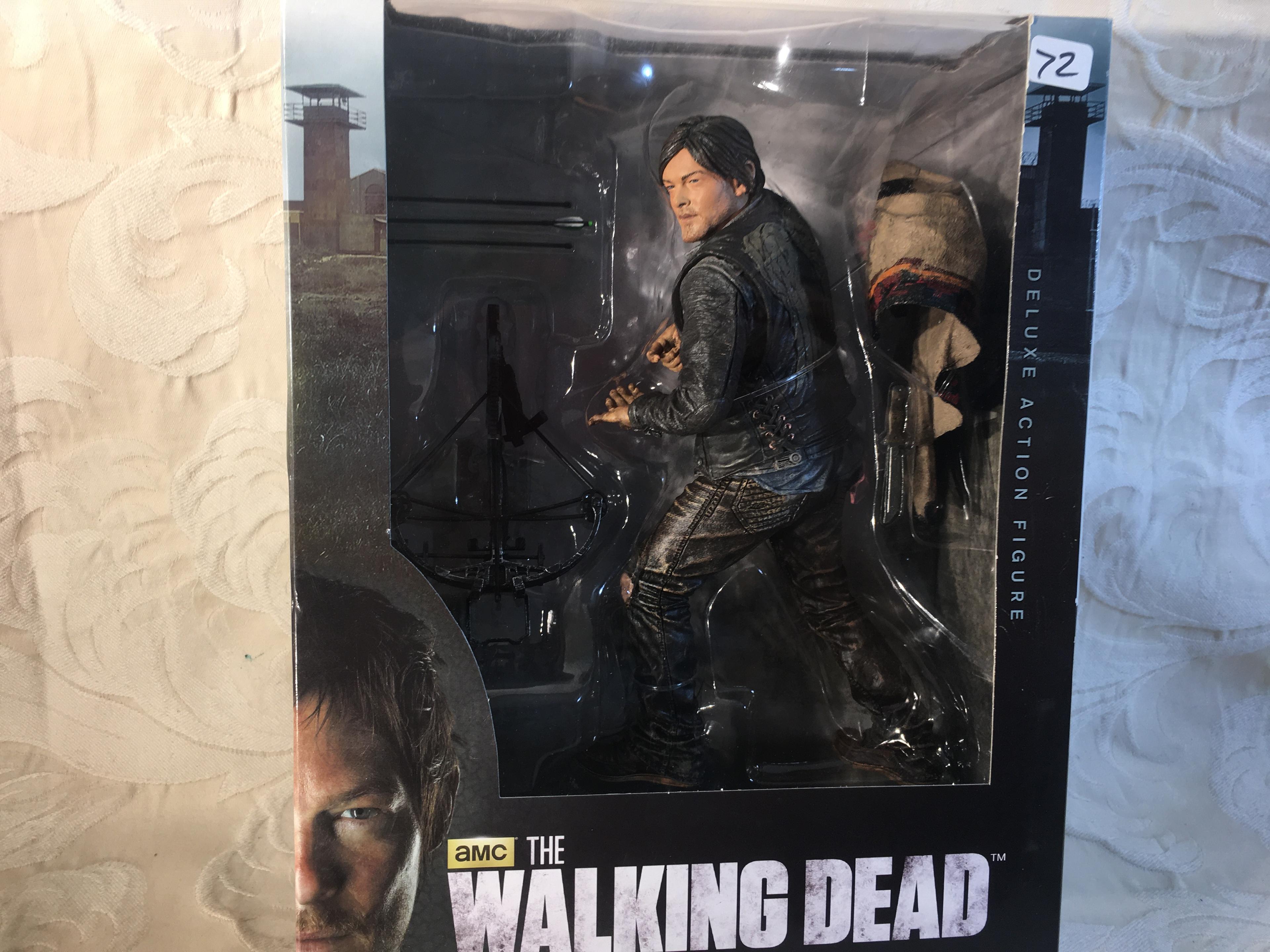 NIB Collector AMC The Walking Dead Deluxe Action Figure 10" Daryl Dixon Figure 12"tall Box Size