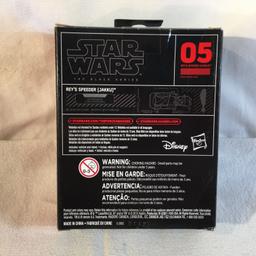 NIB Collector Star Wars The Black Series Titanium Series Rey's Speeder Jakku #05  Size: 5x4"