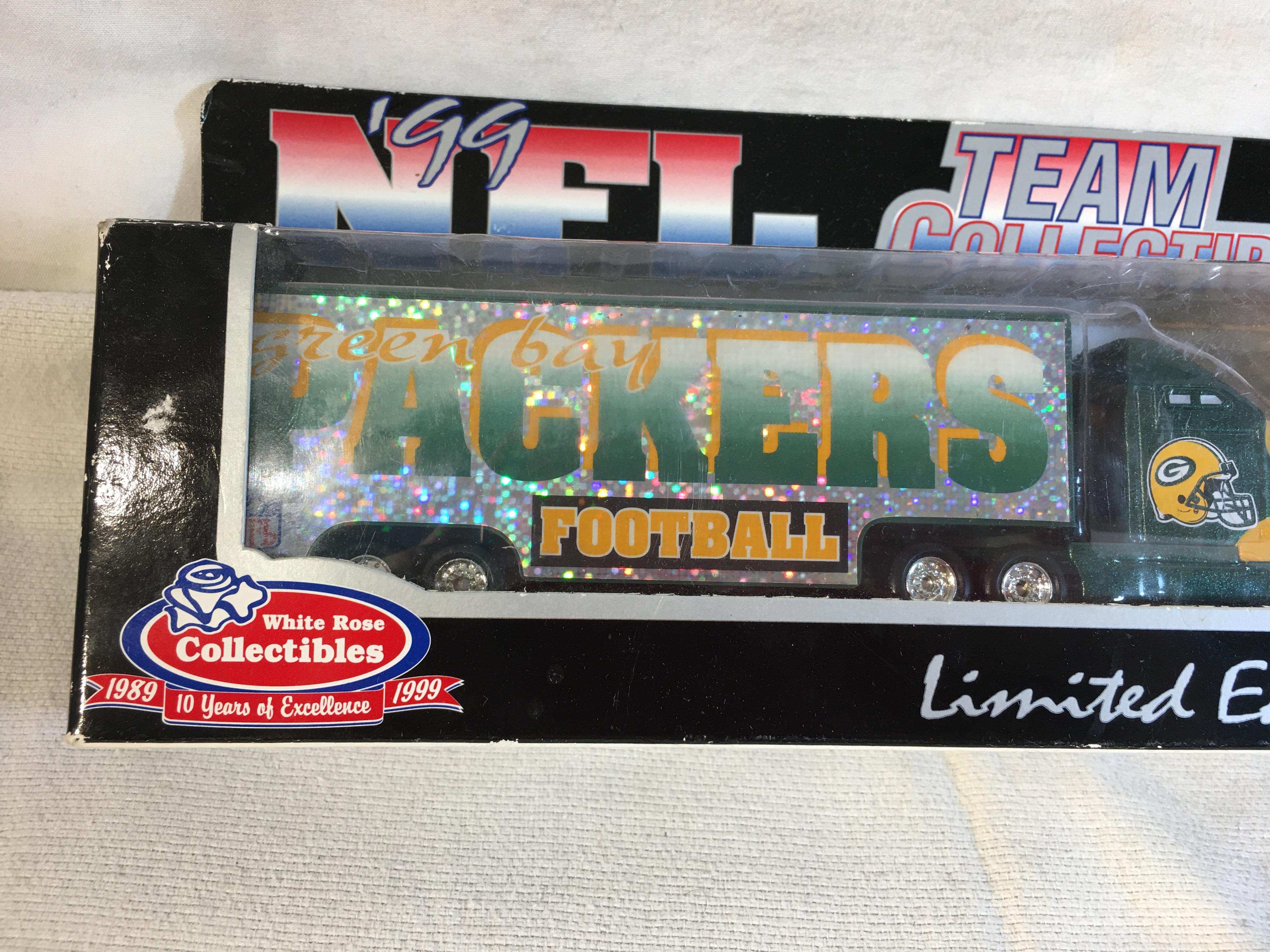 Collector '99 NFL Team Collectible Packers Footbal Limited Edition  1:80 Scale Rep. Transporter Truc