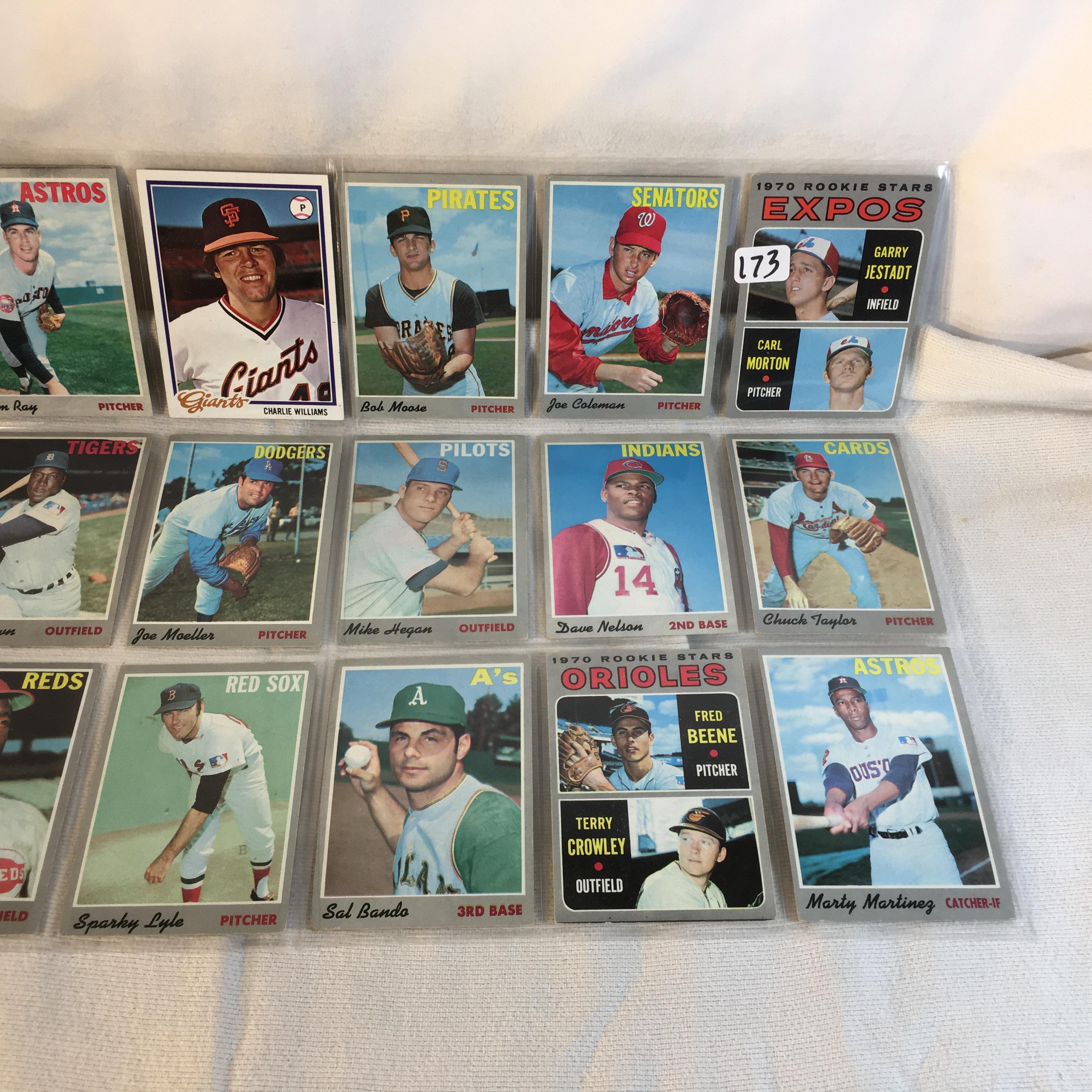 Lot of 18 Pcs Collector Vintage  MLB Baseball  Sport Trading Assorted Cards & Players - See Photos