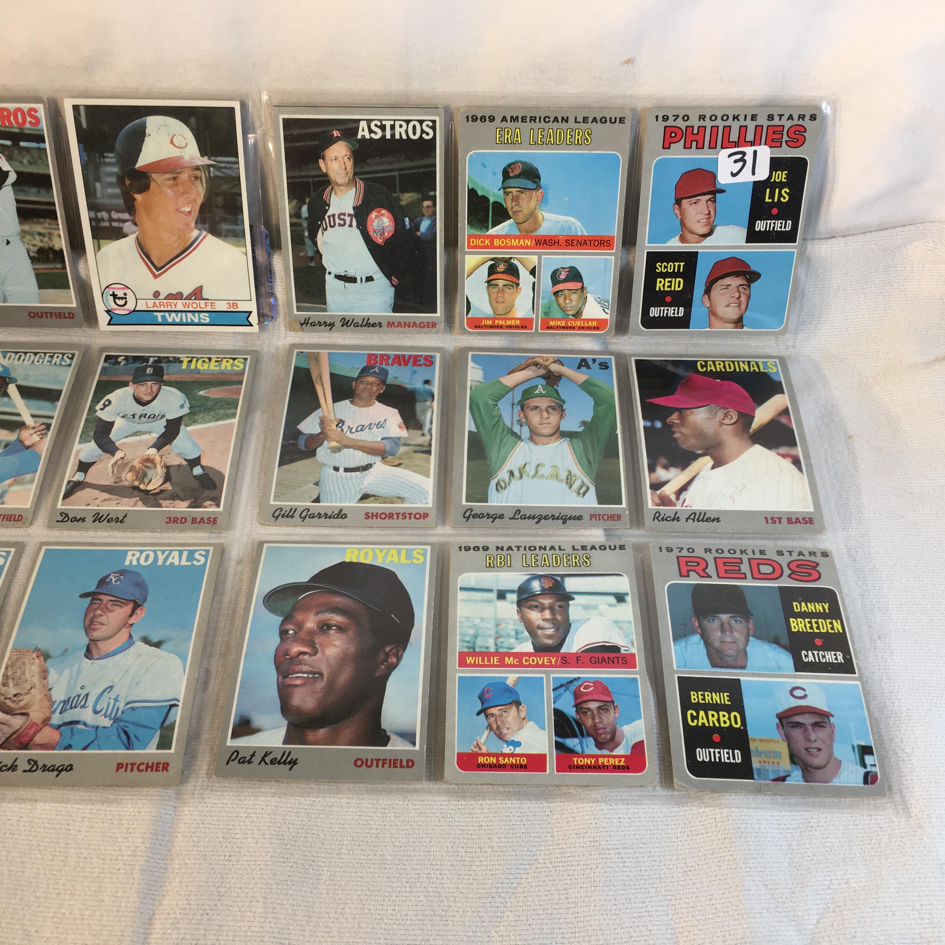 Lot of 18 Pcs Collector Vintage  MLB Baseball  Sport Trading Assorted Cards & Players - See Photos