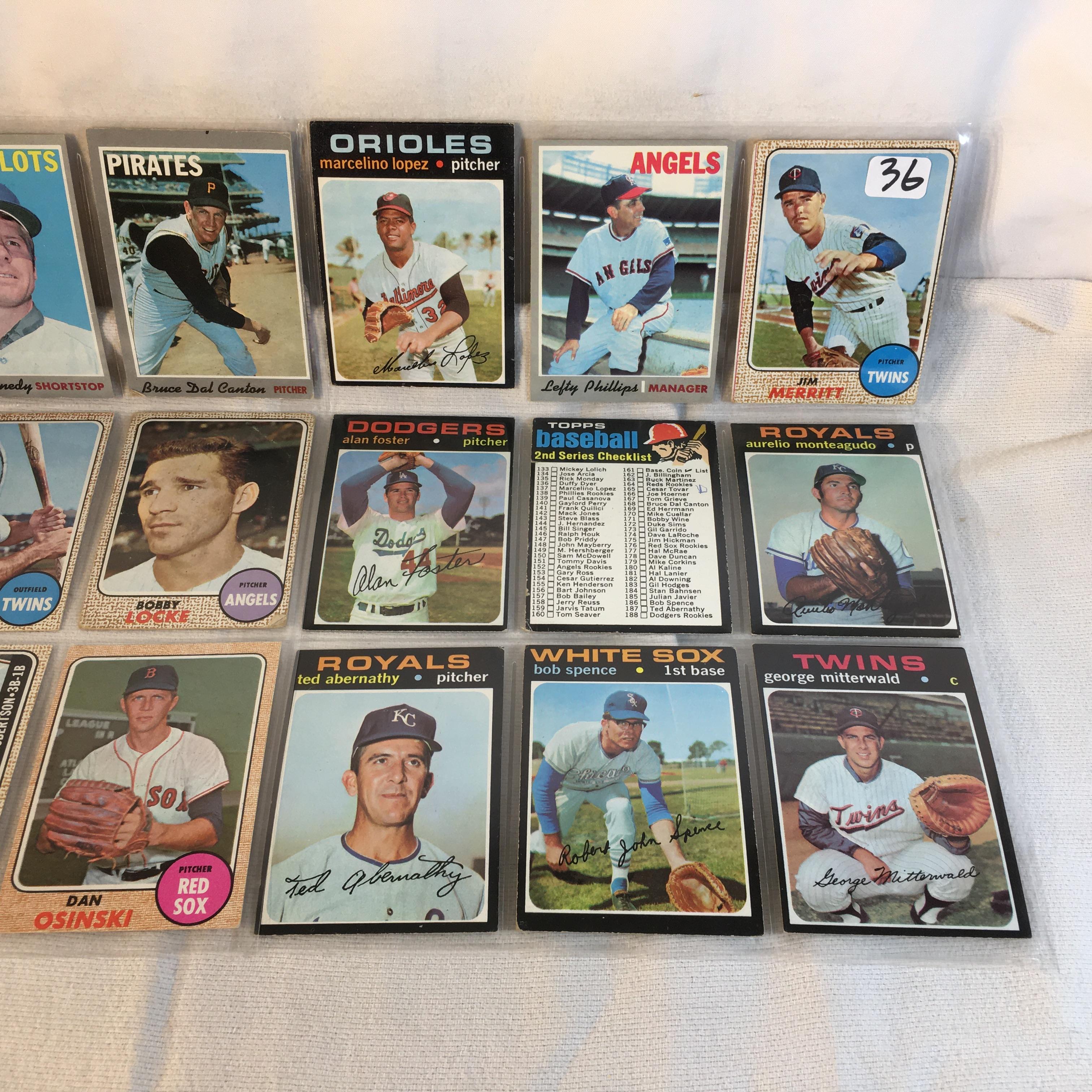 Lot of 18 Pcs Collector Vintage  MLB Baseball  Sport Trading Assorted Cards & Players - See Photos