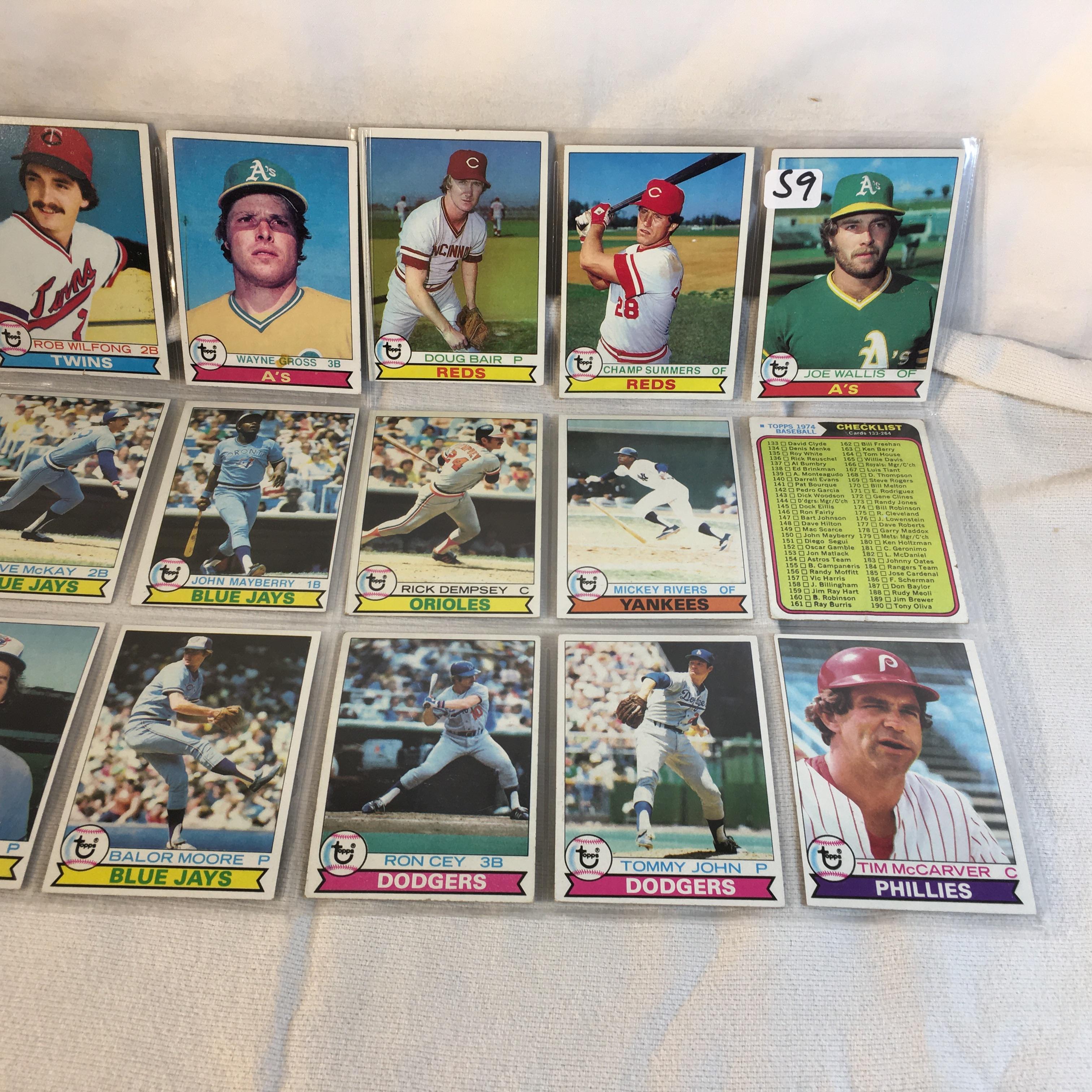 Lot of 18 Pcs Collector Vintage  MLB Baseball  Sport Trading Assorted Cards & Players - See Photos