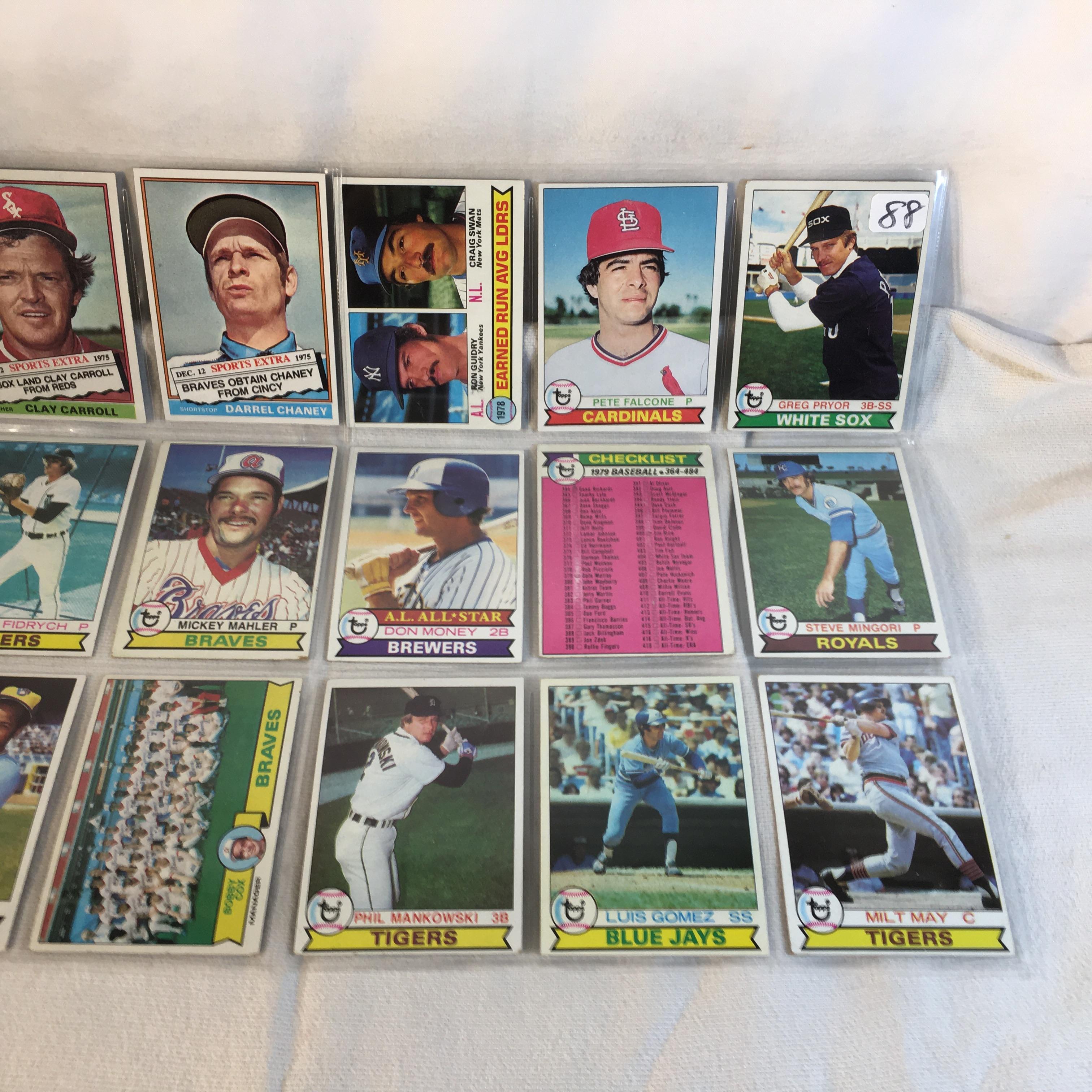 Lot of 18 Pcs Collector Vintage  MLB Baseball  Sport Trading Assorted Cards & Players - See Photos