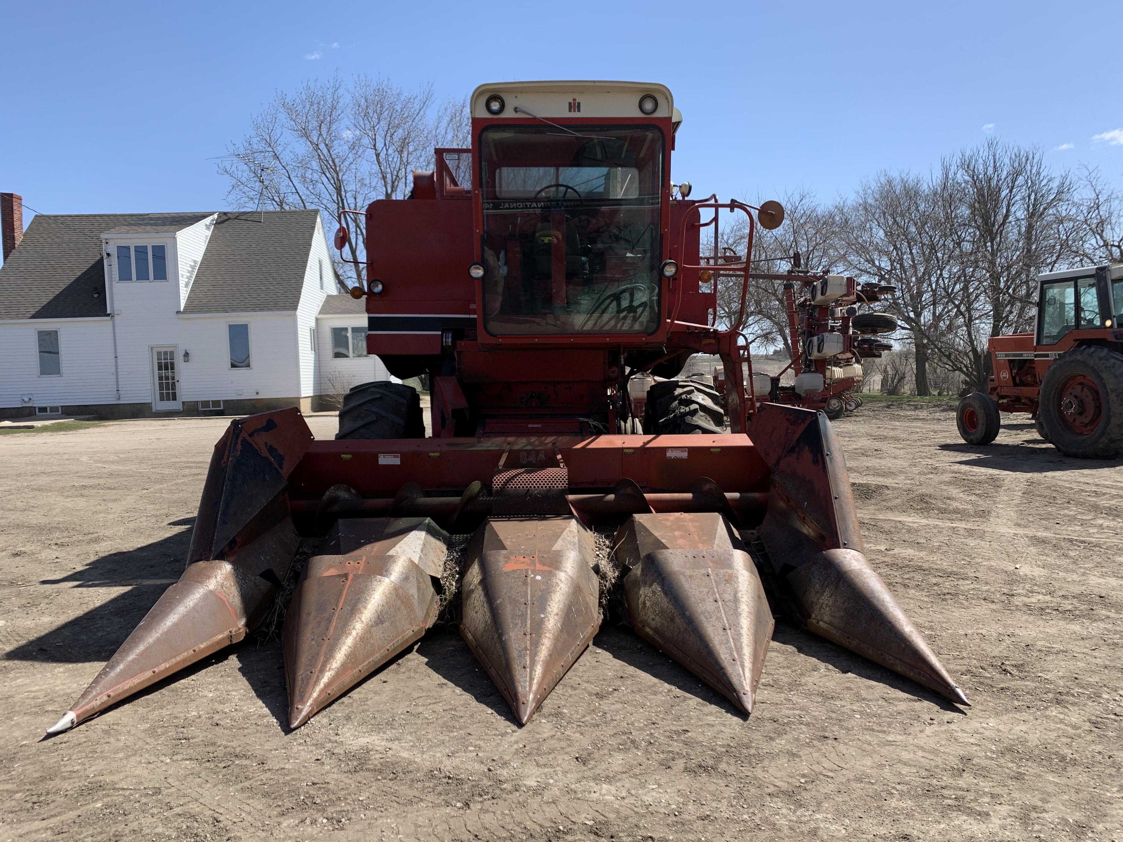 IH 1440 Axial Flow Combine, 23.1-26 Rubber,