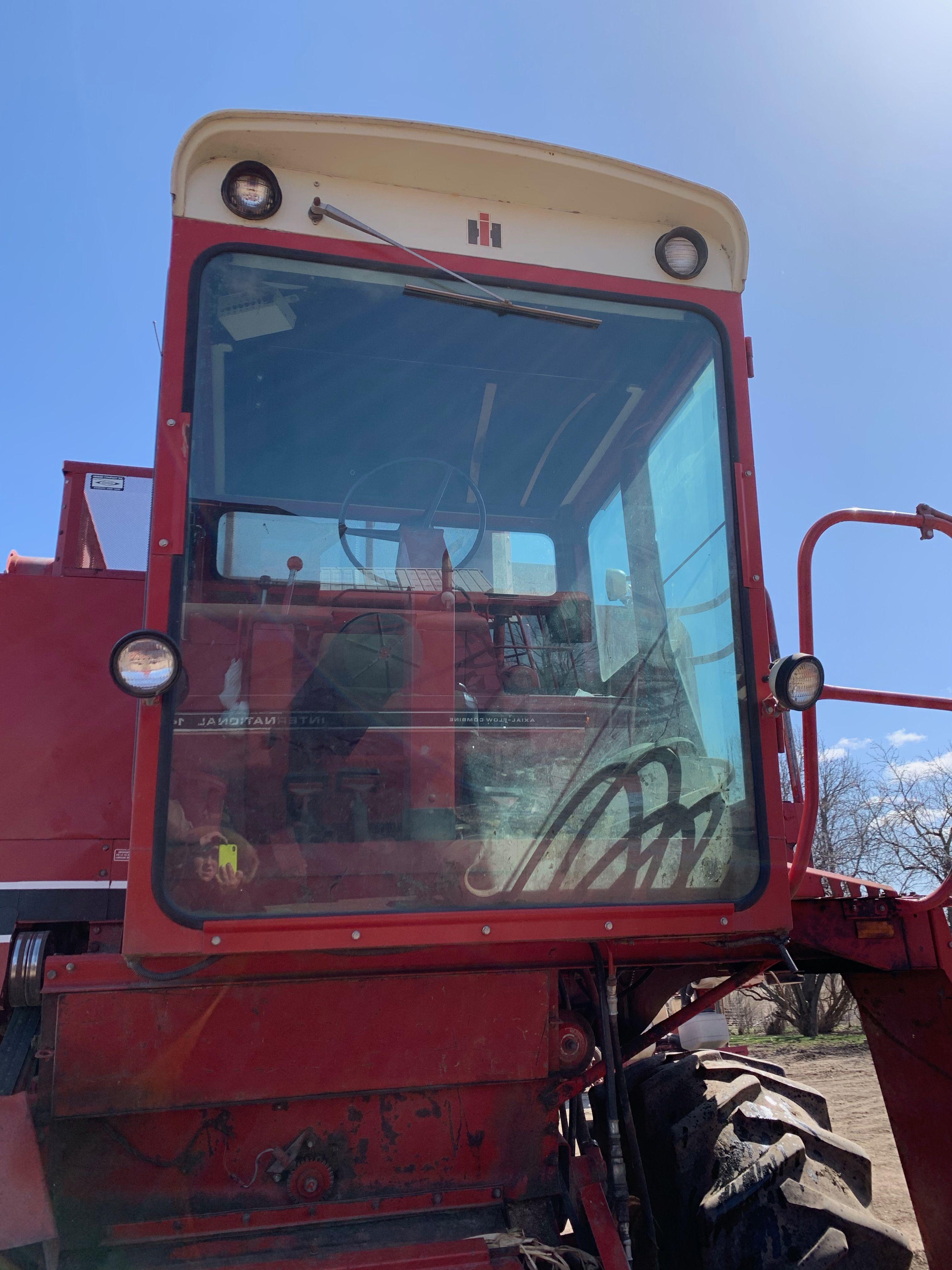 IH 1440 Axial Flow Combine, 23.1-26 Rubber,