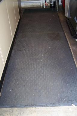 60" X 30" RUBBER MATS (5)