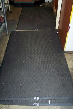 60" X 30" RUBBER MATS (5)