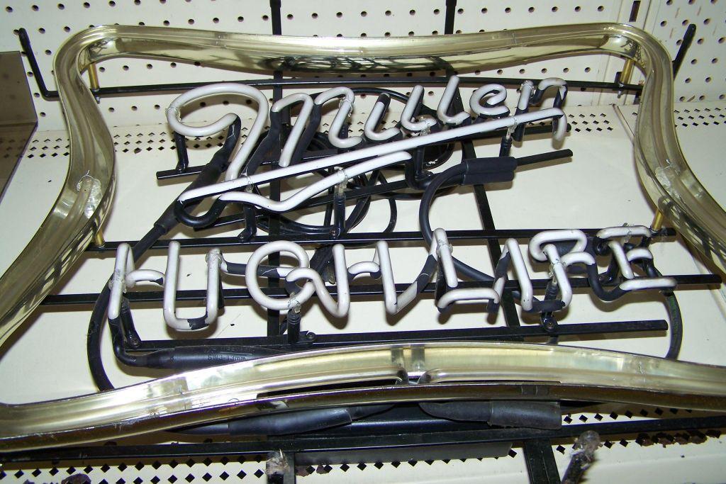 MILLER LITE LIGHT UP SIGN