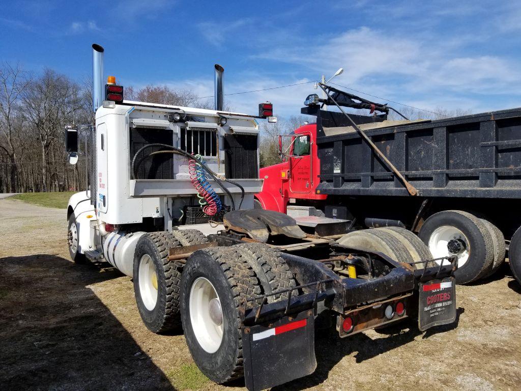 2008 PETERBILT 386 SLEEPER TRUCK, AIR BRAKES, 8 SPEED EATON FULLER TRANS, M