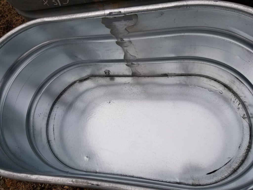 NEW SCRATCH/DENT TARTER 100 GAL GALV WATER TROUGH