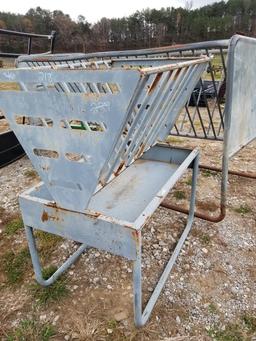 GREY HAY FEEDER 4' WIDE X 5' TALL