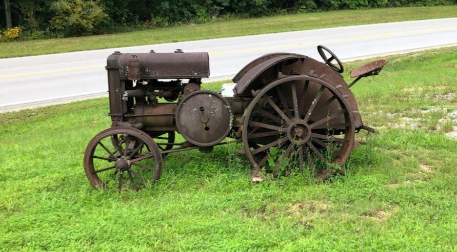 ANTIQUE TRACTOR