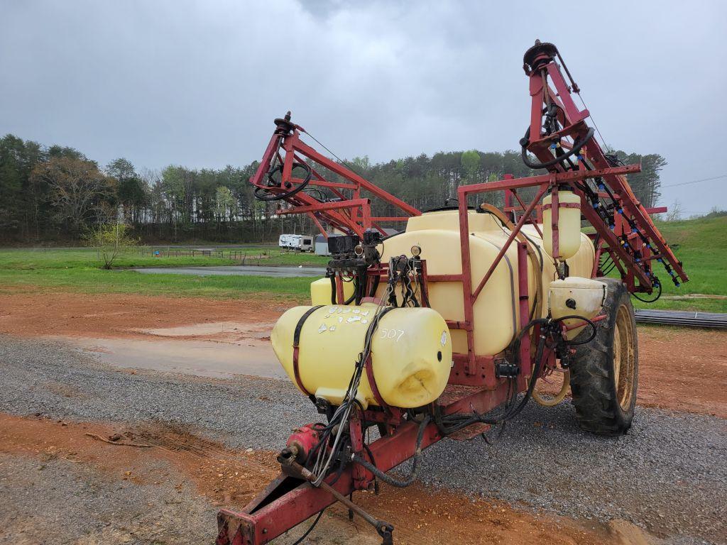 HARDEE 1000 SPRAYER, 60' BOOM, WITH FOAM MARKERS, WITH MONITOR, HAS BEEN WI