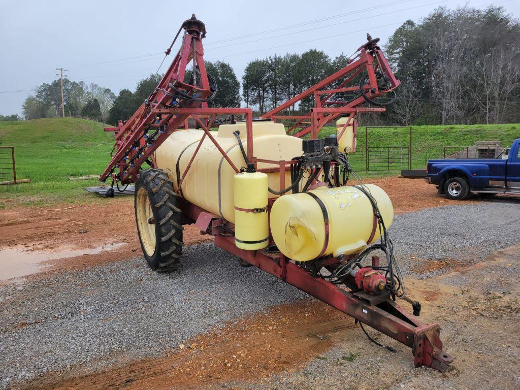 HARDEE 1000 SPRAYER, 60' BOOM, WITH FOAM MARKERS, WITH MONITOR, HAS BEEN WI