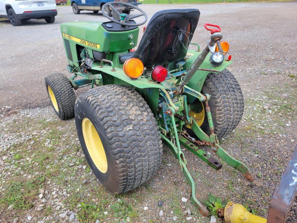 JOHN DEERE 650 TRACTOR,RUNS/DRIVES, HOURS SHOWING 1699, SN:CH060S019500