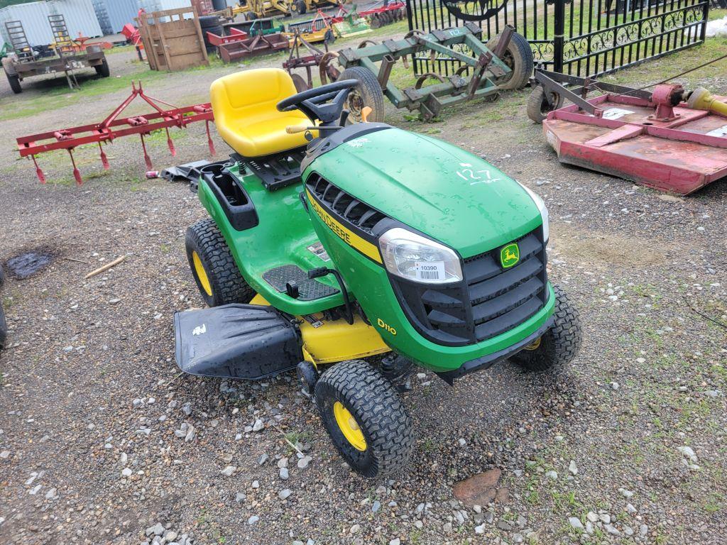 JOHN DEERE 48" RIDING LAWN MOWER, RUNS/MOWS, D110, 30.1 HOURS SHOWING, S:1407227044906