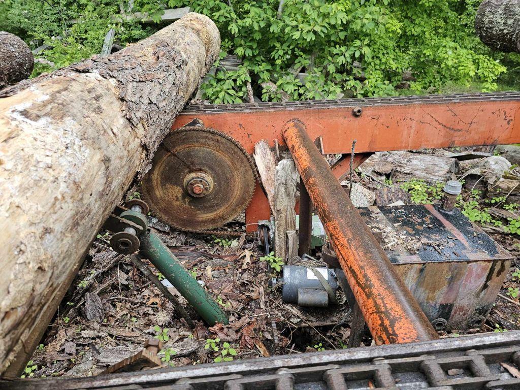 CORLEY SAW MILL WITH 56'' BLADE (2), 60'' BLADE, LIVE LOG DECK, HYDRAULIC C