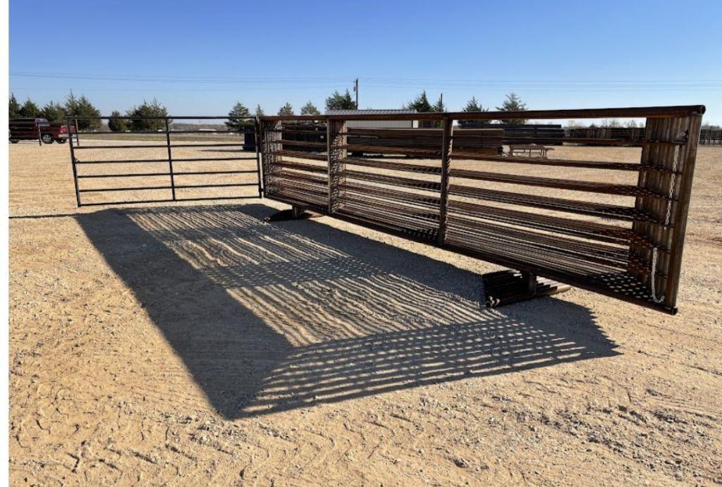 NEW 24ft HEAVY DUTY FREE STANDING PANEL W/ 10' GATE WELDED ON