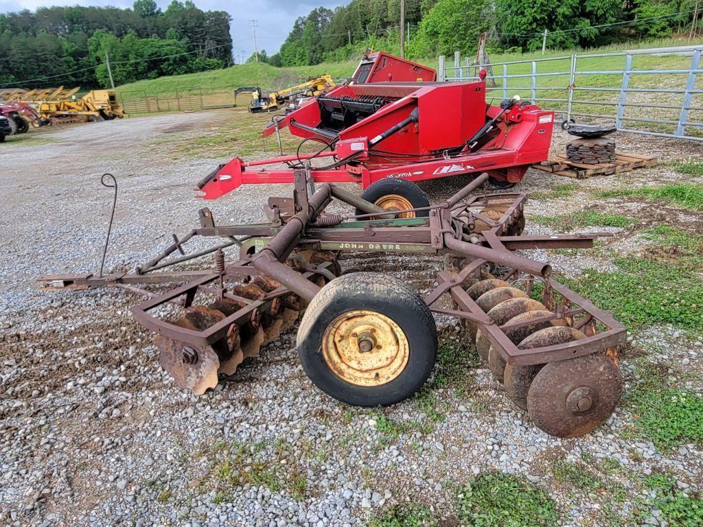 10' JOHNDEERE PULLBEHIND DISC