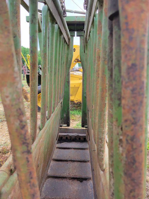 POWDER RIVER CATTLE WORKING CHUTE