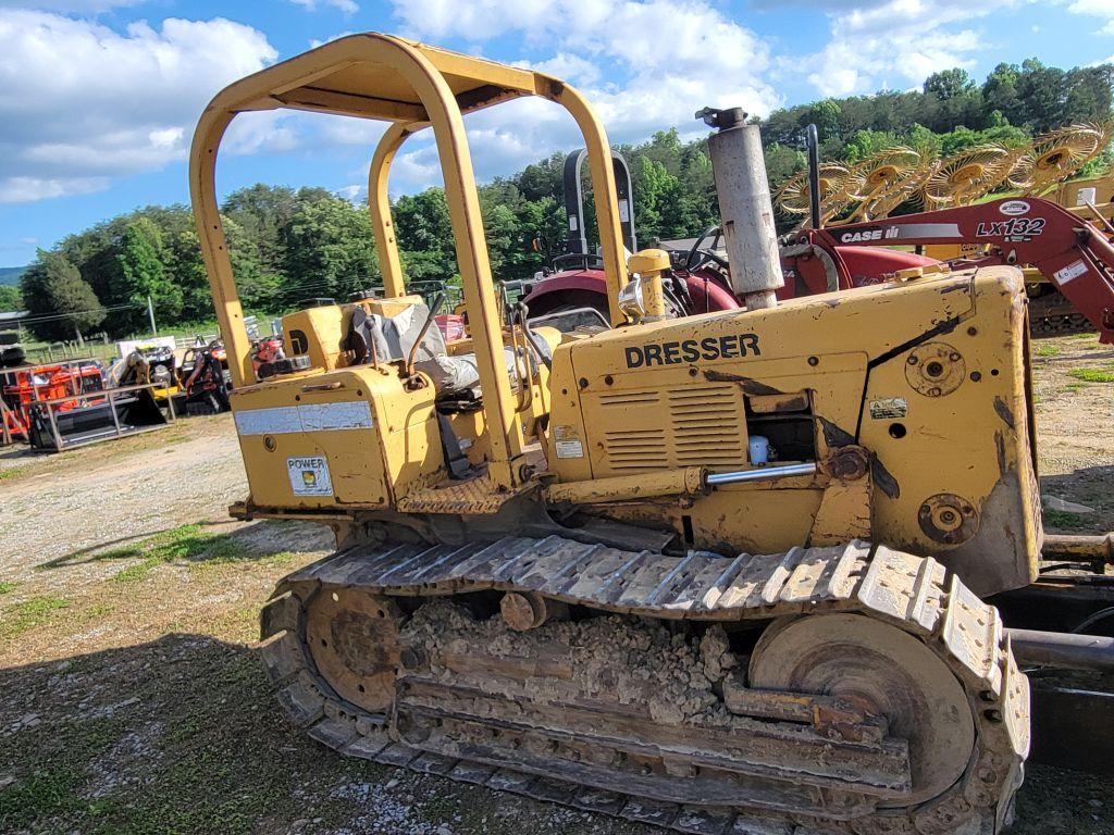 DRESSER TD-7E DOZER, HOURS SHOWING: 5559, RUNS/DRIVES, S: 44100200009907, S