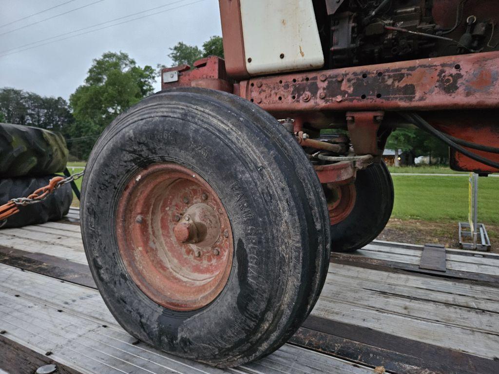 INTERNATIONAL 1086 CAB TRACTOR, RUNS/DRIVES, PTO WORKS-HAS BEEN REDONE-HAS NEW PTO PACK,