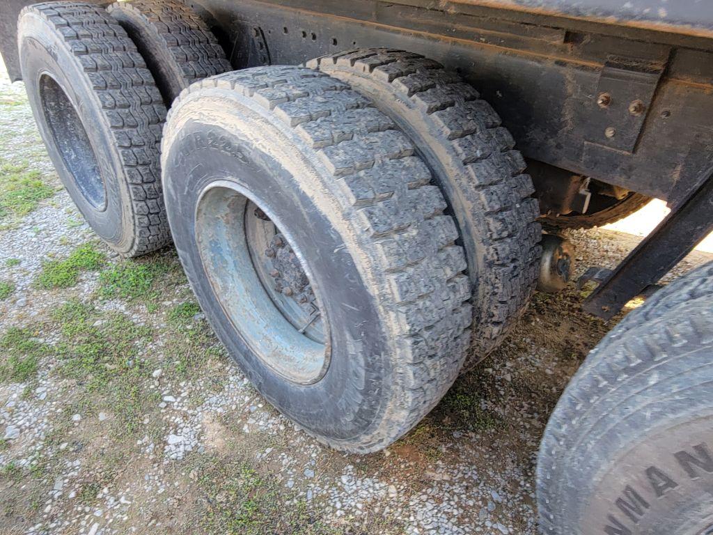 1983 FORD L9000 DUMP TRUCK, TRIAXLE, CUMMINS 8LL MOTOR, WALKING BEAM BUSHIN