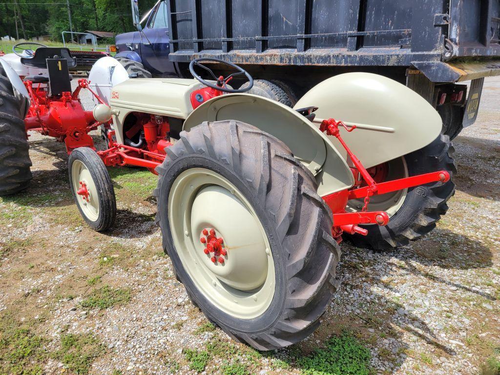 FORD 8N TRACTOR, HAS BEEN RE-DONE, RUNS/DRIVES