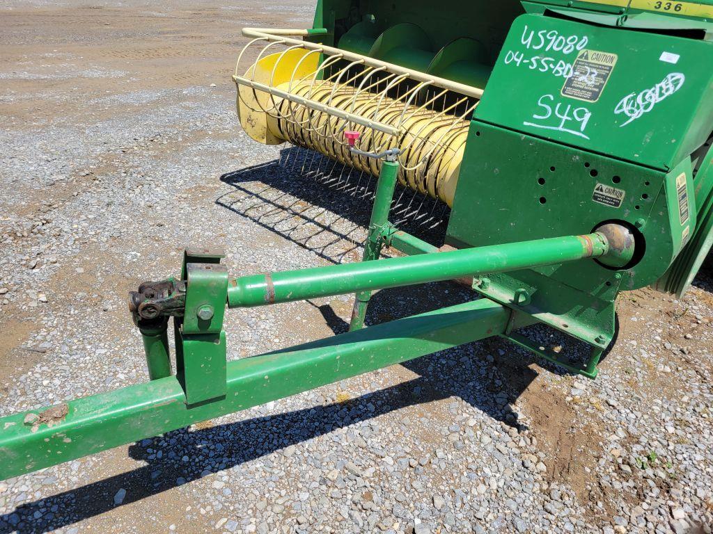 JOHN DEERE 336 SQUARE BALER, BROKEN KNOTTER