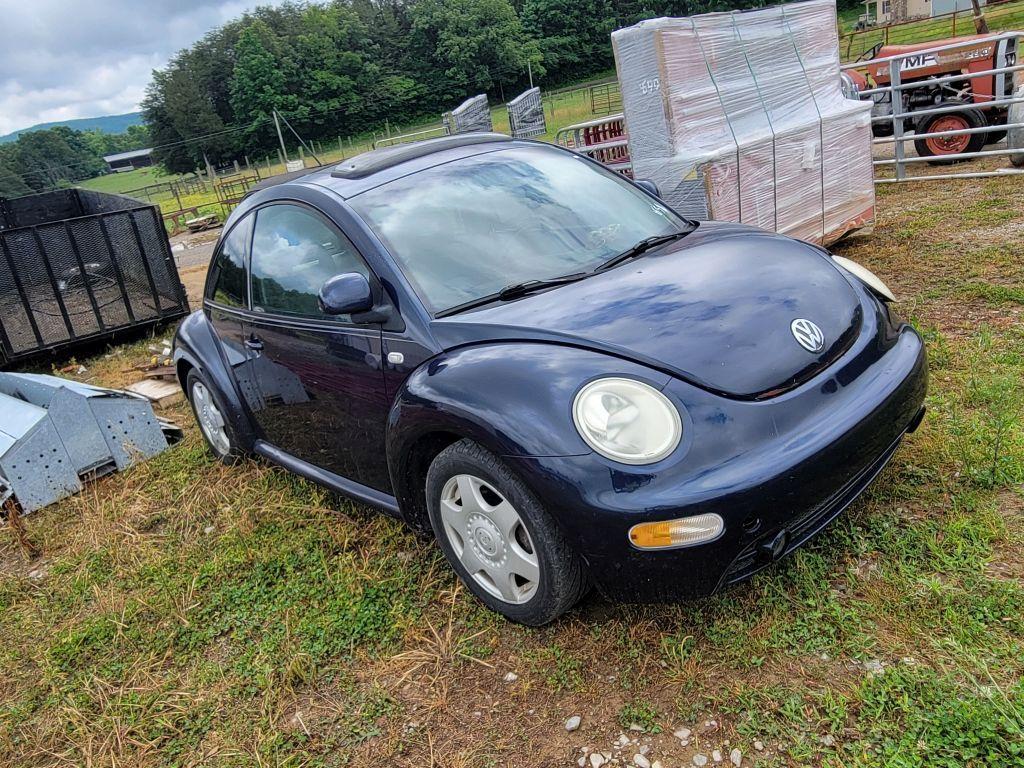 2000 VOLKSWAGON BEATLE, CRANKS BUT NEEDS ELECTRIC FANS, 5 SPEED, TITLE DELAY, 183,182 MILES SHOWING,
