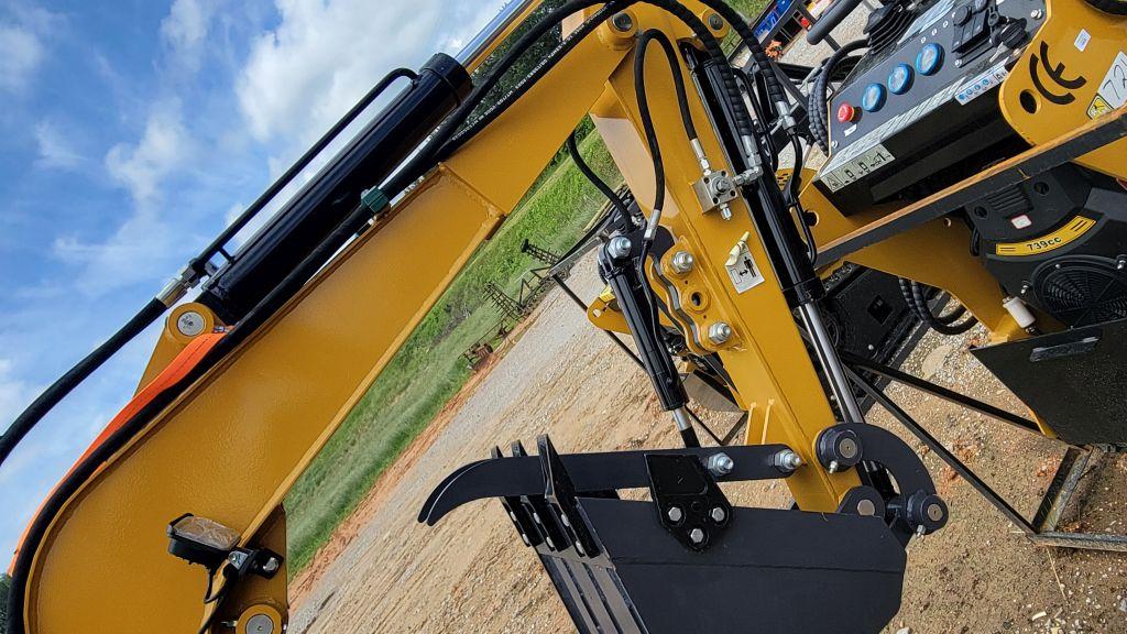 2025 UNUSED AGT MY50R MINI EXCAVATOR WITH CAB RATO 29HP, 21KW GAS ENGINE WI