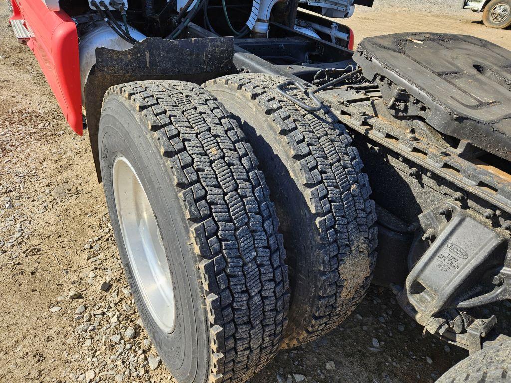 2010 PETERBILT 387 SEMI SLEEPER TRUCK, DUAL AXLES, CUMMINS MOTOR, AIR RIDE,