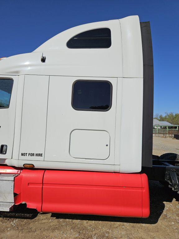 2010 PETERBILT 387 SEMI SLEEPER TRUCK, DUAL AXLES, CUMMINS MOTOR, AIR RIDE,